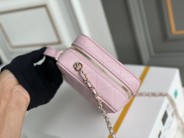 Chanel Caviar Chanel Top Handle Vanity Case - Image 3