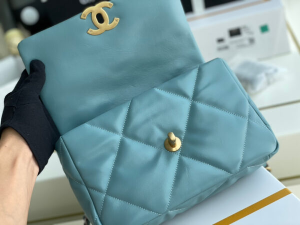 Chanel 19 Bag Tiffany Blue - Image 7