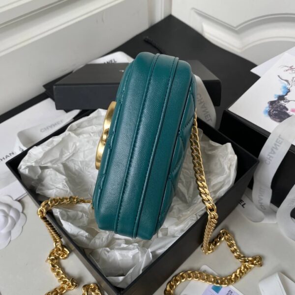 Chanel Leather Flap Bag - Image 4