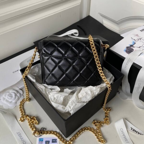 Chanel Leather Flap Bag Black - Image 4
