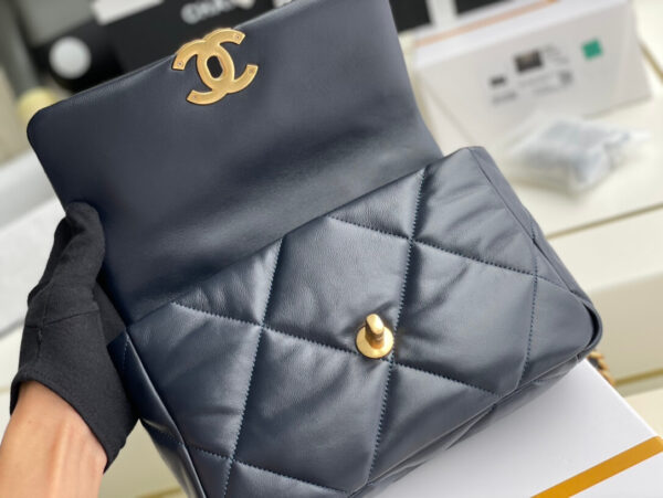 Chanel 19 Bag Black - Image 8