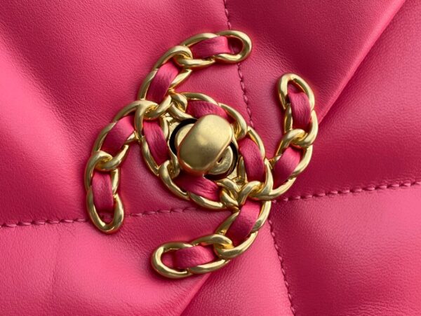 Chanel 19 Bag Rose Pink - Image 4