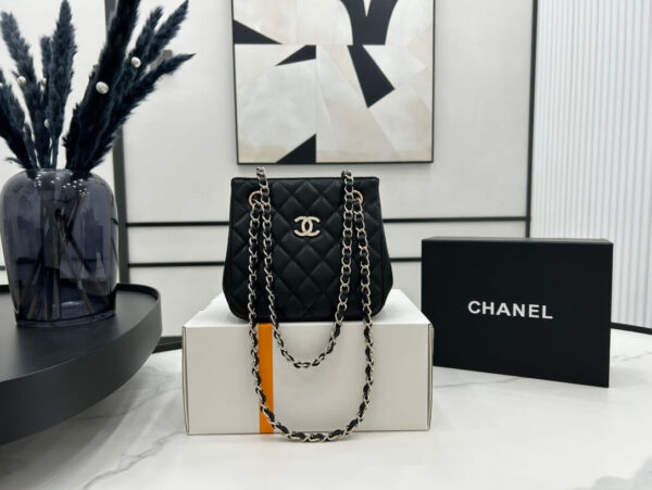 Chanel Classic Tote Bag Black
