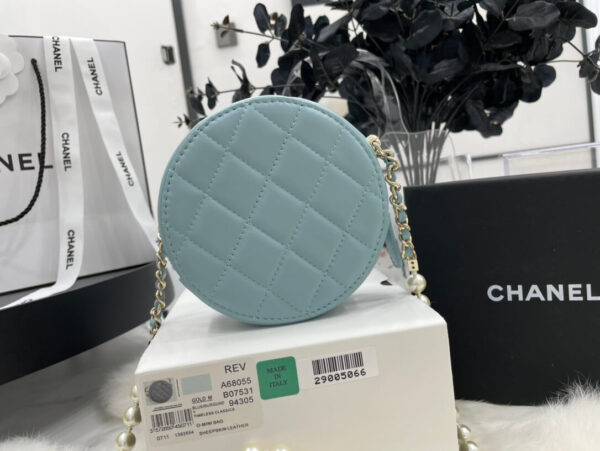 Chanel Round Bag with Chain - Image 9