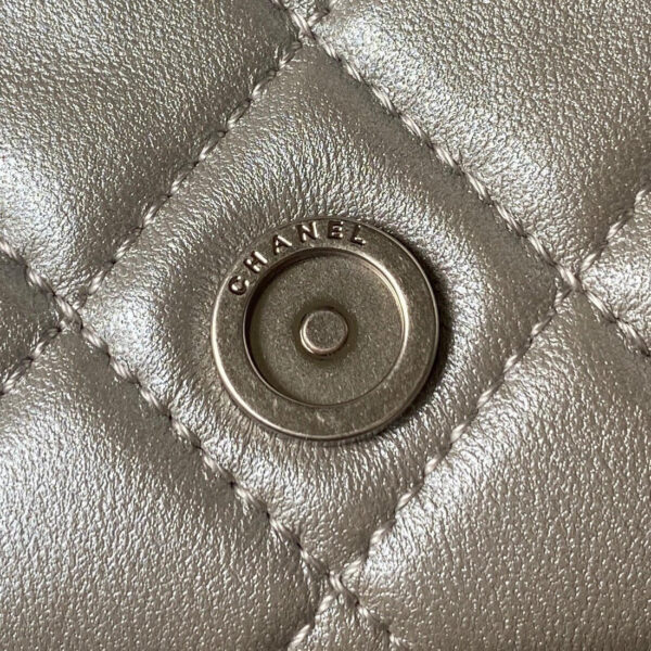 Chanel Leather Flap Bag Grey - Image 5