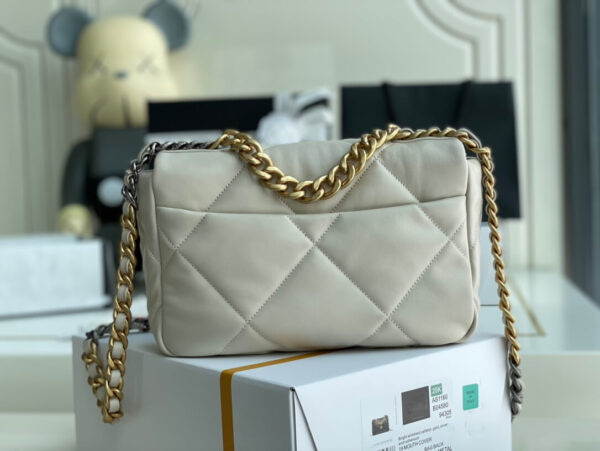 Chanel 19 Bag - Image 6