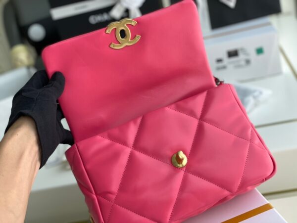 Chanel 19 Bag Rose Pink - Image 8