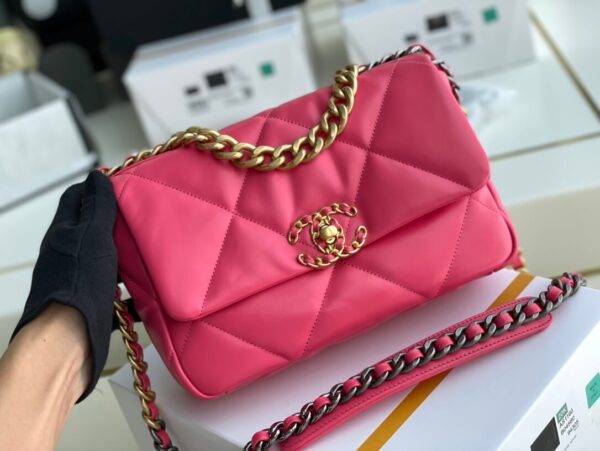 Chanel 19 Bag Rose Pink - Image 9