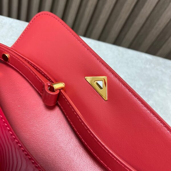 Prada Embleme Saffiano Shoulder Bag in Patent Leather - Image 7