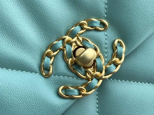 Chanel 19 Bag Tiffany Blue - Image 7
