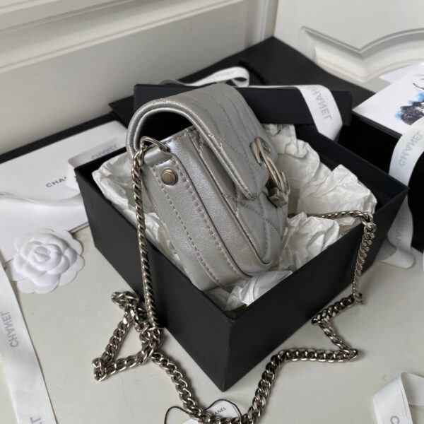 Chanel Leather Flap Bag Grey - Image 8
