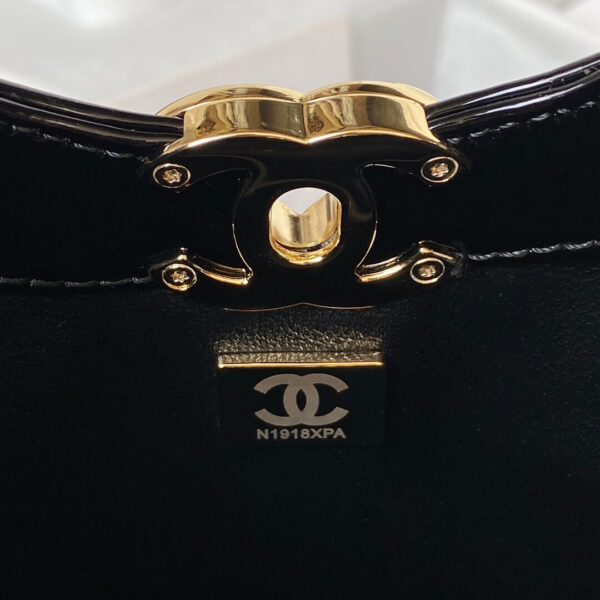 Chanel 31 Mini Shopping Bag - Image 7