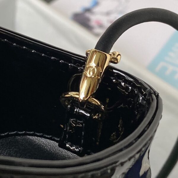 Chanel 31 Mini Shopping Bag - Image 7