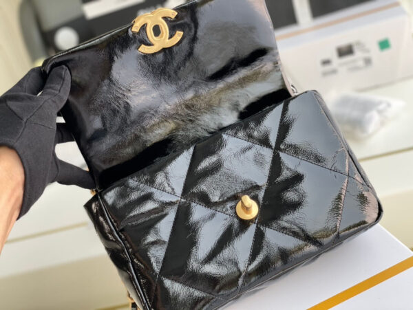 Chanel 19 Bag Black Patent Leather - Image 8