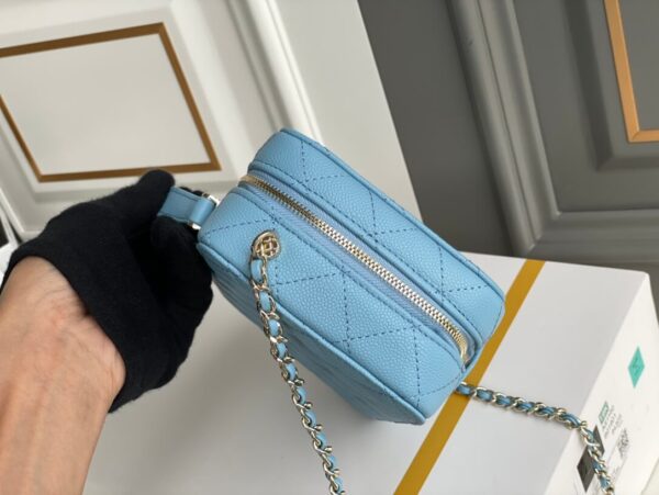Chanel Caviar Chanel Top Handle Vanity Case - Image 5