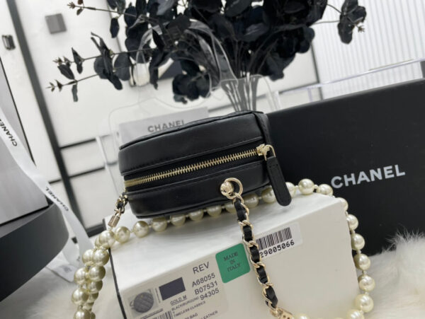 Chanel Round Bag with Chain - Image 8