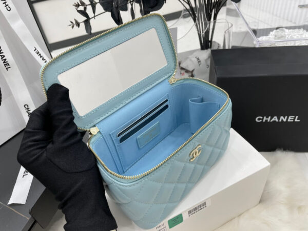 Chanel Small Vanity Case with Chain - Image 8