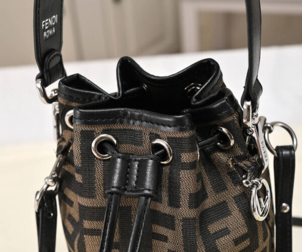 Fendi Mon Tresor Bucket Bag - Image 7