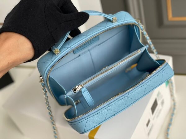 Chanel Caviar Chanel Top Handle Vanity Case - Image 7