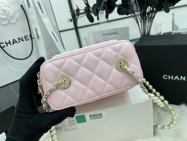 Chanel Small Vanity Case with Chain - Image 9