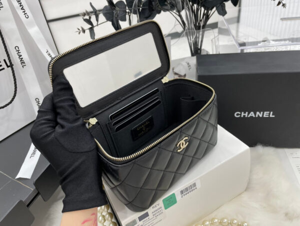 Chanel Small Vanity Case with Chain - Image 8