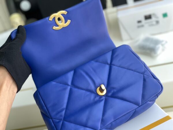 Chanel 19 Bag Blue - Image 9