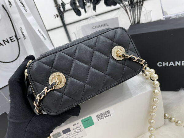 Chanel Small Vanity Case with Chain - Image 9