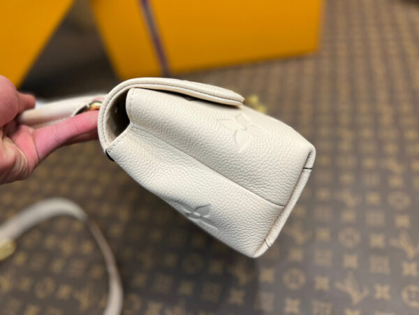 LOUIS VUITTON Madeleine BB Bicolore Empreinte - Image 4