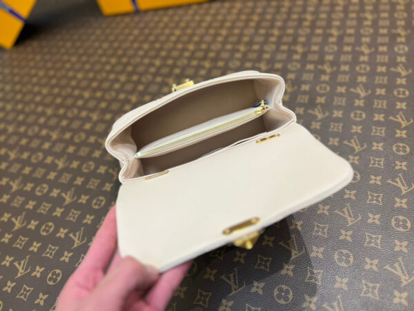LOUIS VUITTON Madeleine BB Bicolore Empreinte - Image 6