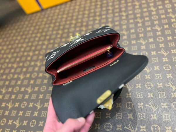 LOUIS VUITTON Madeleine BB Bicolore Empreinte - Image 6