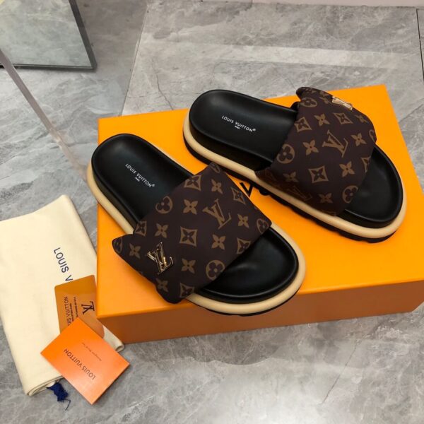 LV Giovanni Sandals