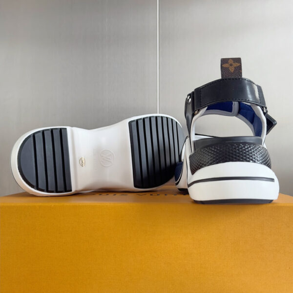 Louis Vuitton Women Sandals - Image 4