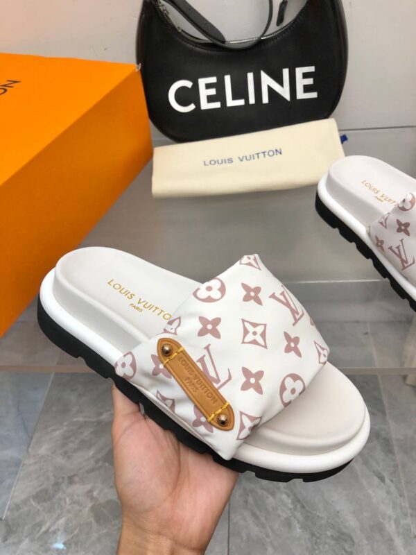 LV Giovanni Sandals