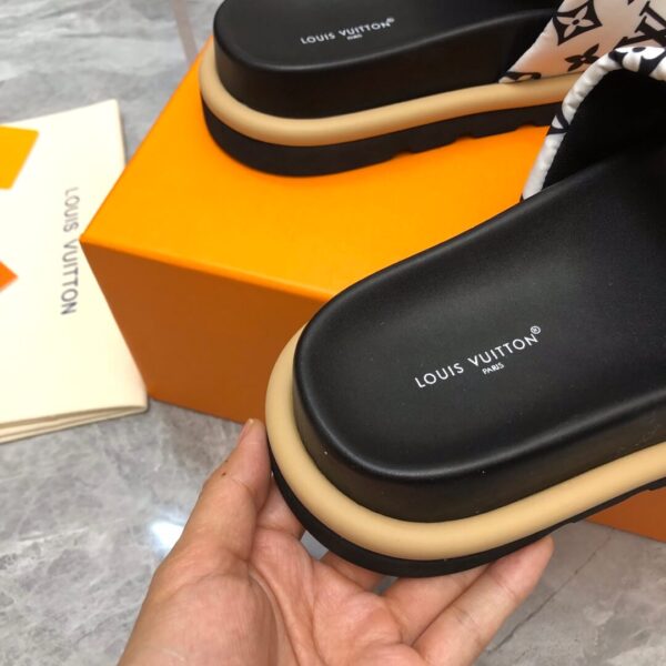 LV Giovanni Sandals - Image 9