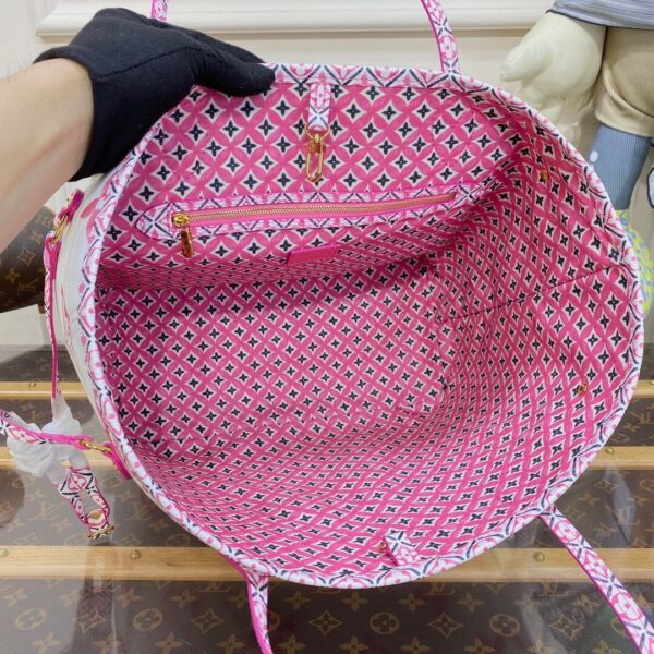 Louis Vuitton Neverfull Bag - Image 5