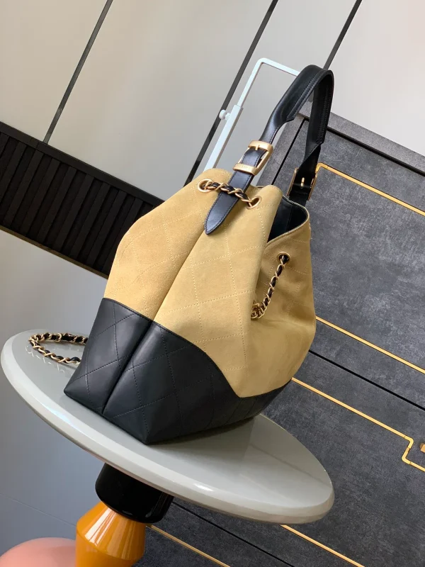 A Gabrielle Bicolor Hobo Bag - Image 4