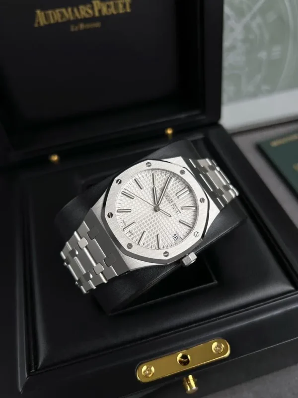 Audemars Piguet Royal Oak Green Dial Watch Brand - Image 7