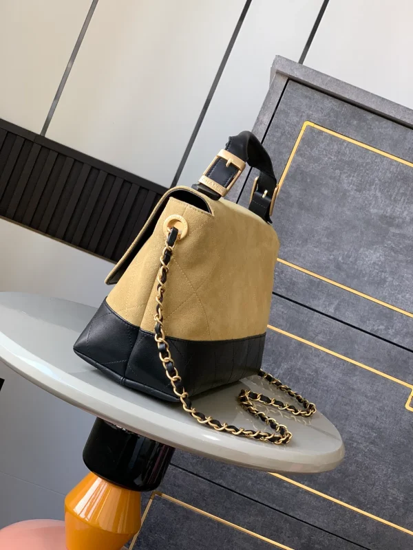 Beige Chanel Business Affinity Suede Flap Satchel - Image 4