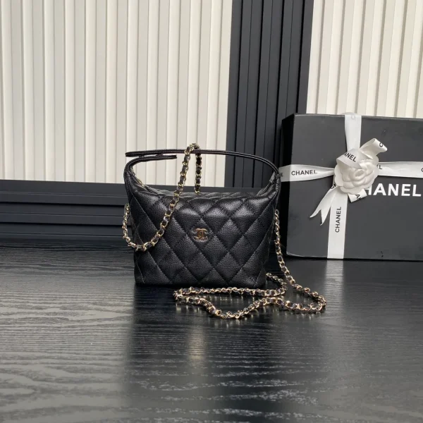 CC 25C Hobo Bag 21.5cm Top Handle Black Grained Calfskin