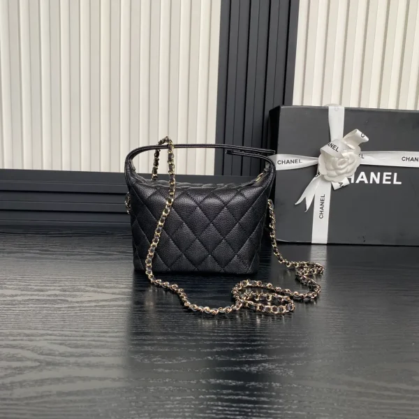 CC 25C Hobo Bag 21.5cm Top Handle Black Grained Calfskin - Image 4