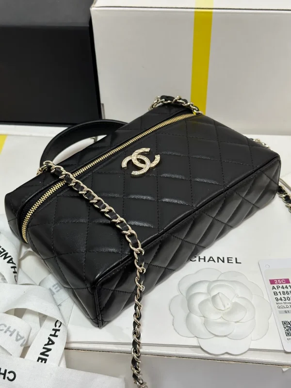 CHANEL Caviar Quilted Trendy Handle Slim Vanity Black - Image 2