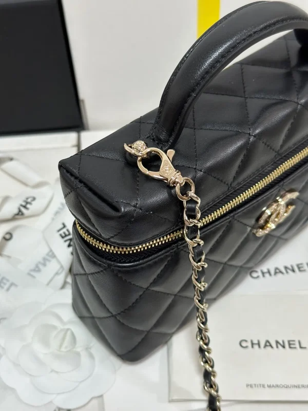 CHANEL Caviar Quilted Trendy Handle Slim Vanity Black - Image 4