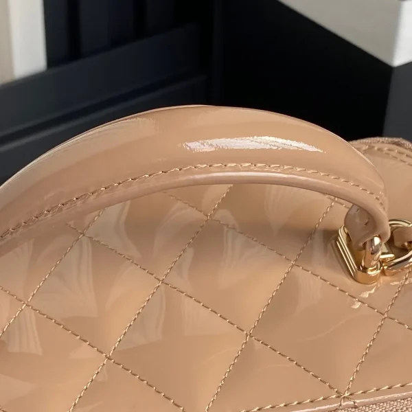 CHANEL Lambskin Quilted Metal Small Top Handle Vanity Case With Chain Beige - Image 5