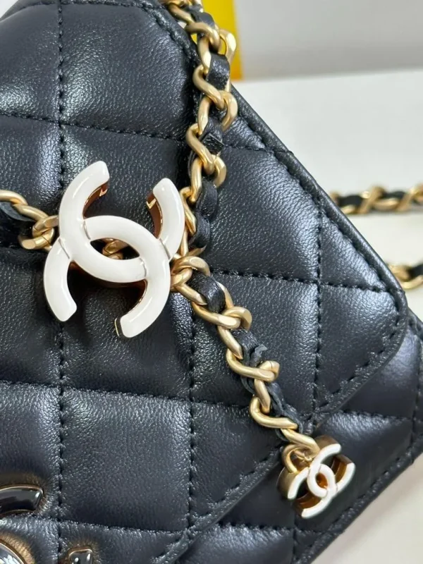 CHANEL Shiny Lambskin Shoulder Bag Crossbody Bag - Image 2