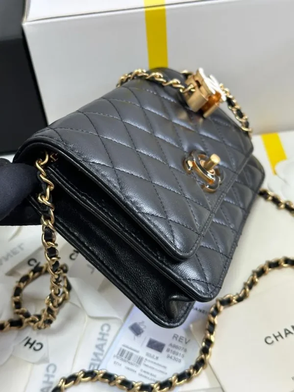 CHANEL Shiny Lambskin Shoulder Bag Crossbody Bag - Image 6