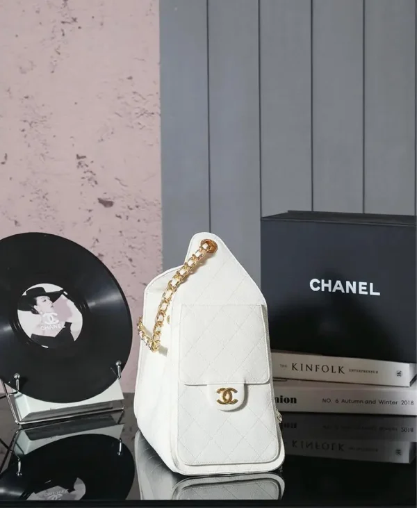 Chanel 25 Medium Handbag, Grained Calfskin - Image 3