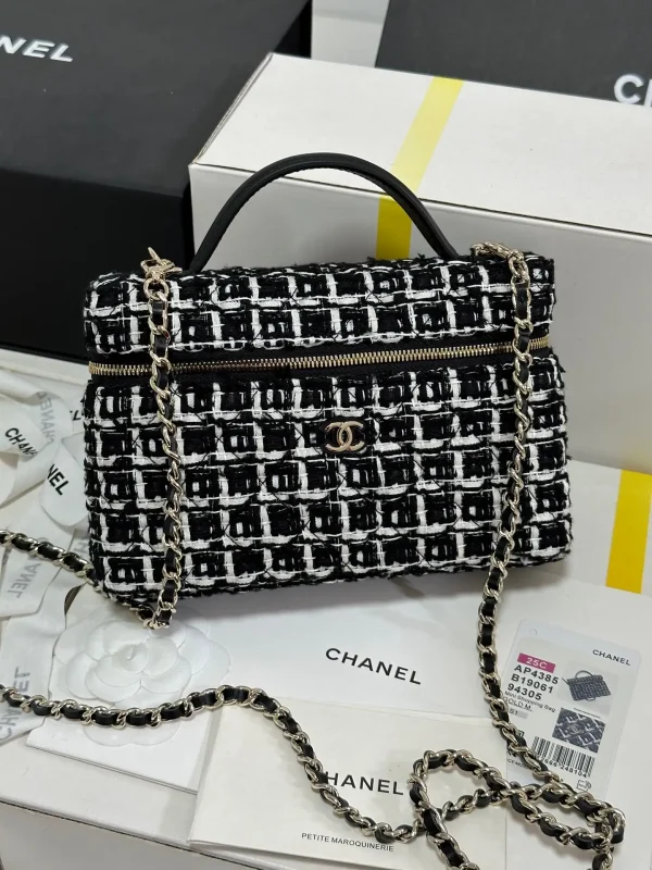 Chanel 25C Black and White Tweed Top Handle Vanity Case - Image 2