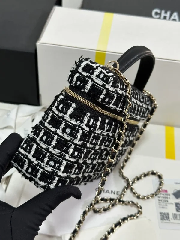 Chanel 25C Black and White Tweed Top Handle Vanity Case - Image 5