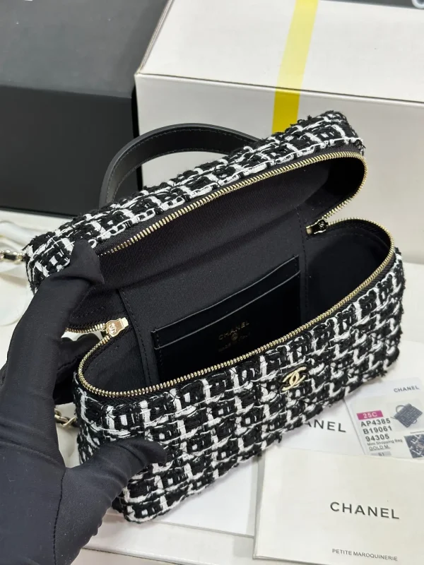 Chanel 25C Black and White Tweed Top Handle Vanity Case - Image 6