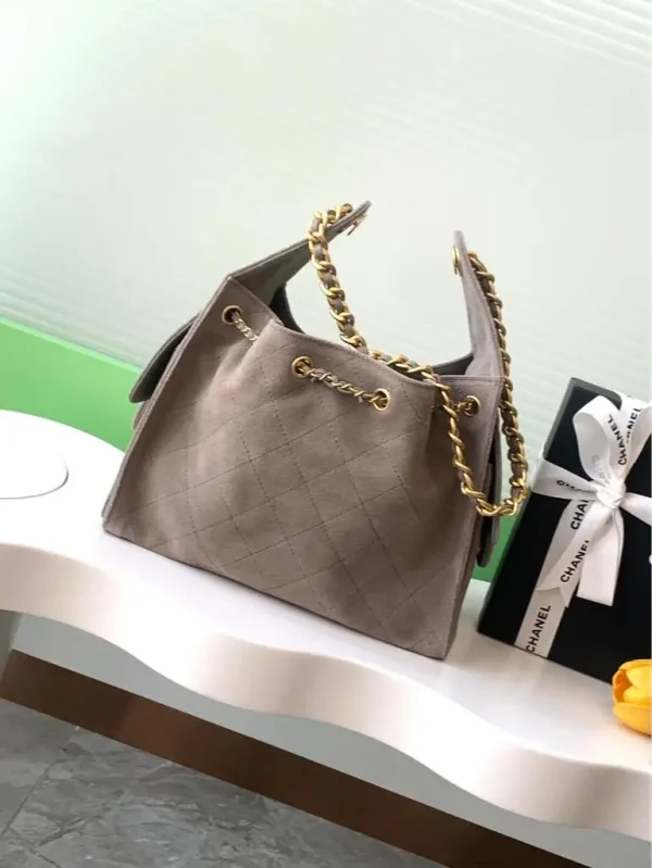 Chanel Affinity Bucket Bag - Image 5